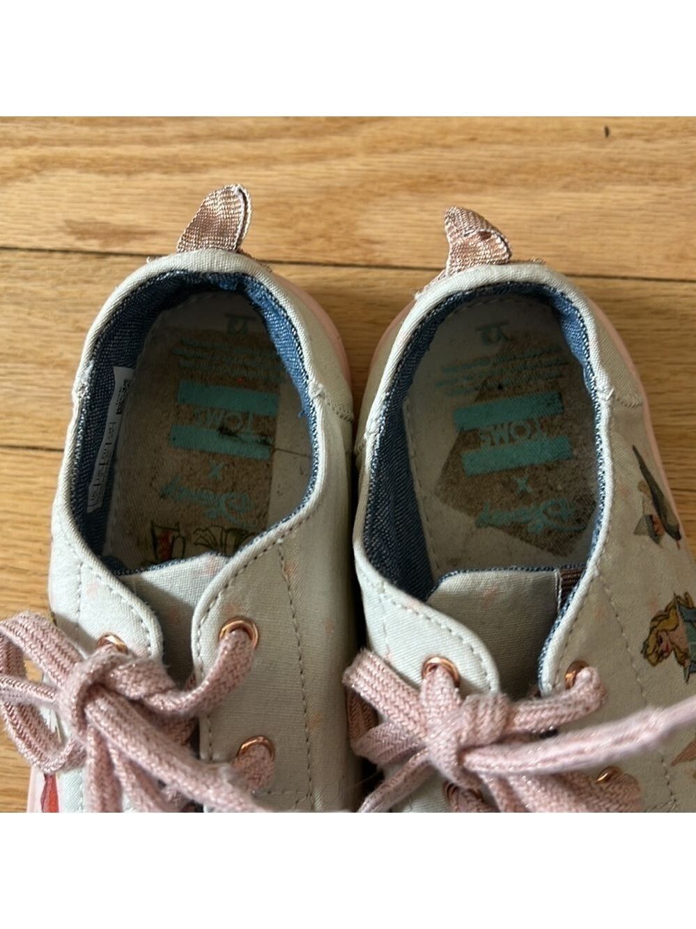 Disney TOMS Princess Aurora Sleeping Beauty Girls Size 3 Sneakers - Picture 6 of 11